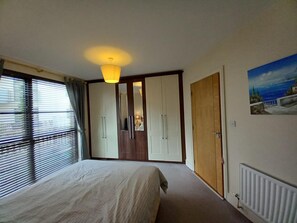 Room - 2BR Beautiful Apt Mins From Seaside and Mountains (Dublin)