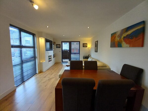 Living area - 2BR Beautiful Apt Mins From Seaside and Mountains (Dublin)