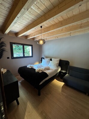 5 Schlafzimmer, Bügeleisen/Bügelbrett, Reisekinderbett, WLAN