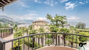 Superior Double Room, Balcony, Lake View | Balcony