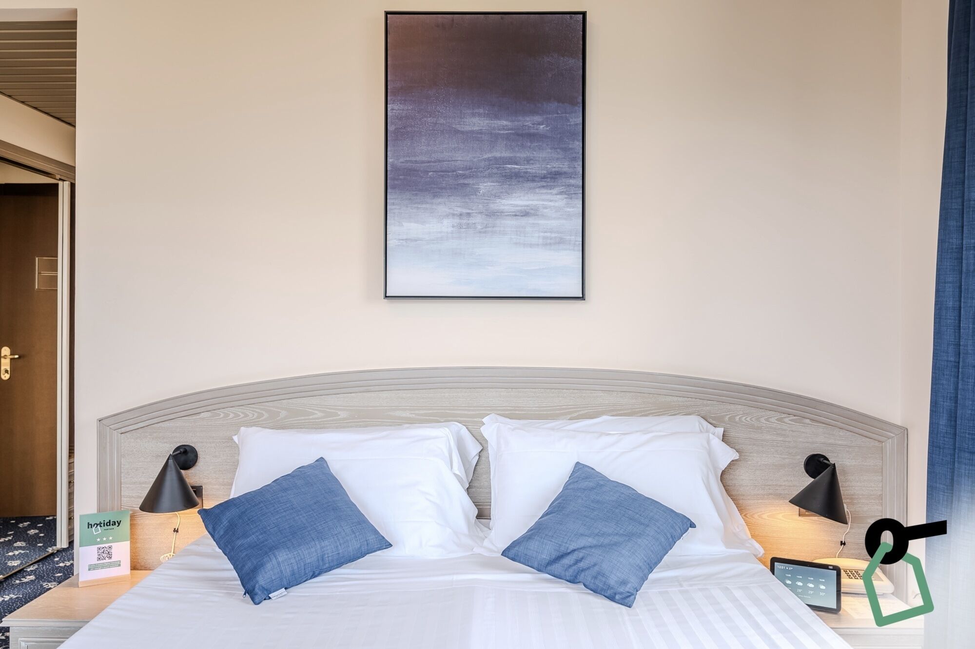 Classic Double Room, Balcony | Minibar, in-room safe, desk, cribs/infant beds