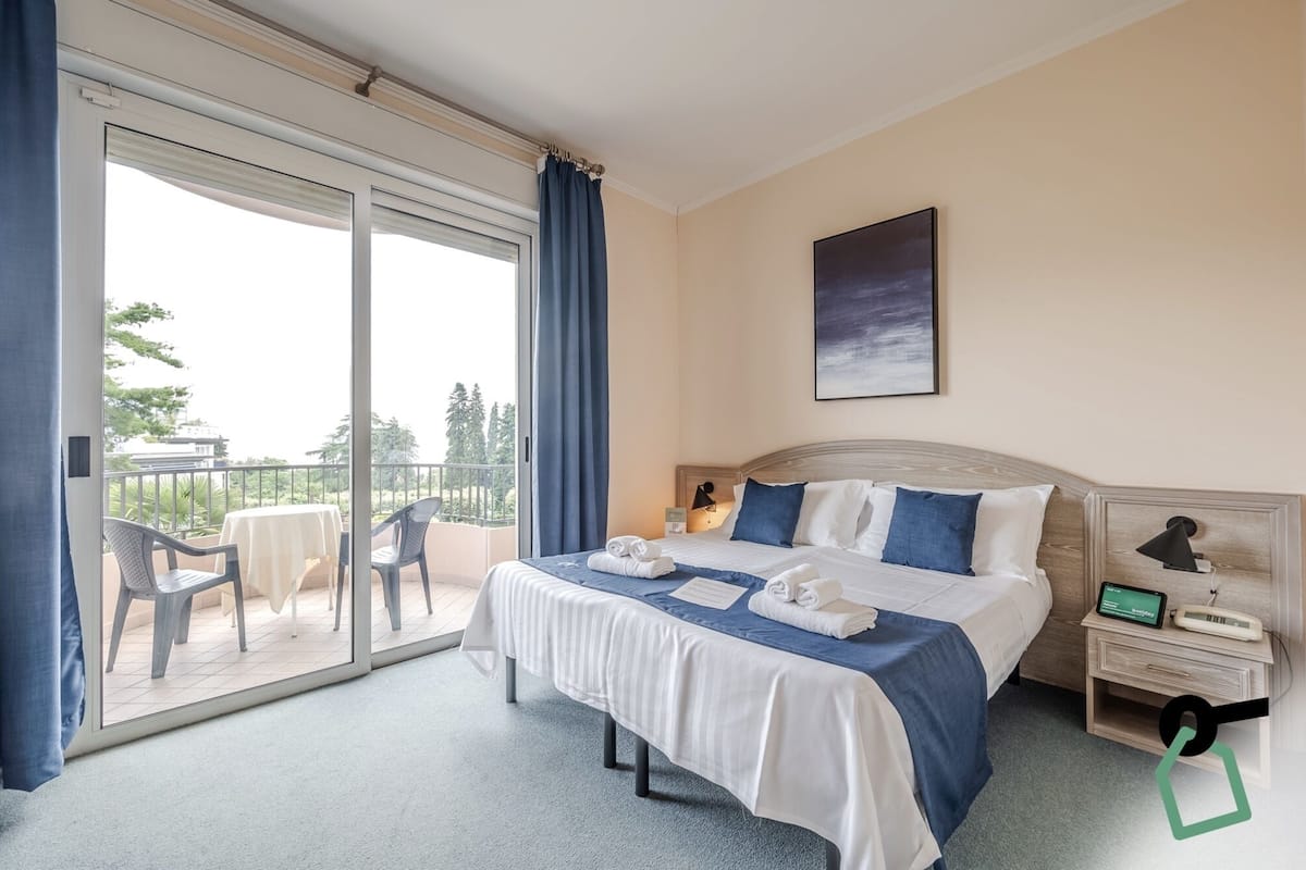 Superior Double Room, Balcony, Lake View