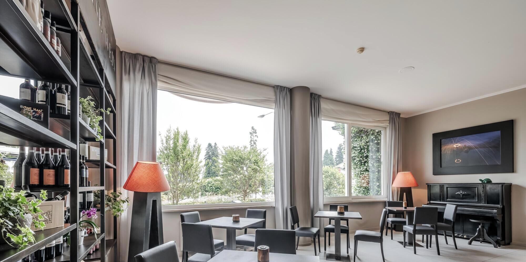 Petit déjeuner buffet servi en supplément les week-ends
