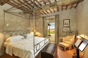 9 bedrooms, in-room safe, iron/ironing board, travel crib - AMORE RENTALS - Villa Valle with Pool, Garden, Ideal for Weddings (Sarteano)