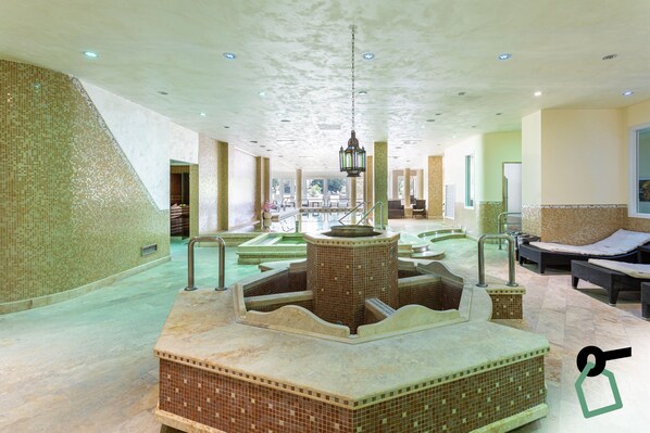 Sauna, bain à remous, hammam, soins corporels, enveloppements corporels