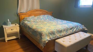 3 bedrooms, travel crib, WiFi, bed sheets