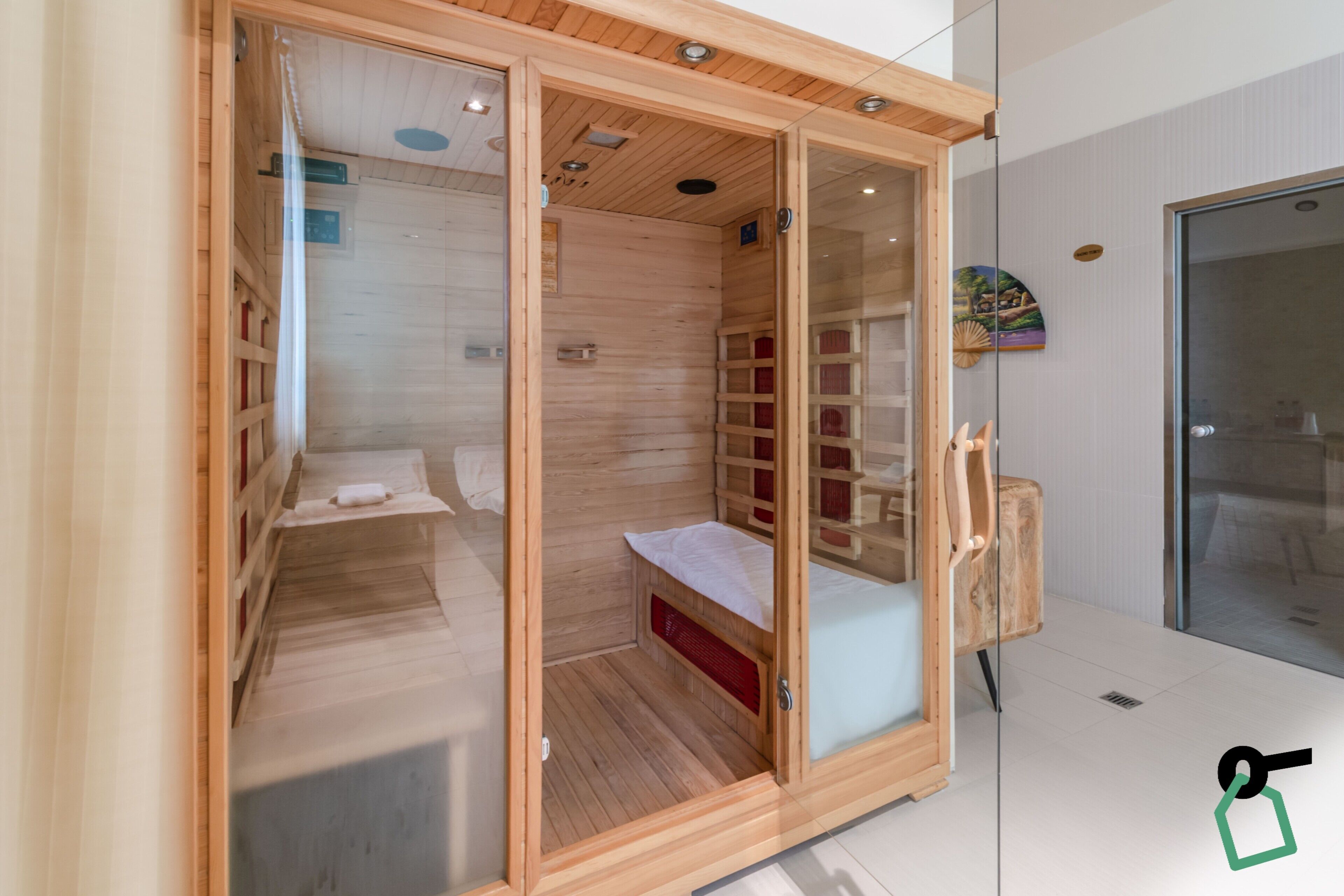 Sauna, hot tub, massages