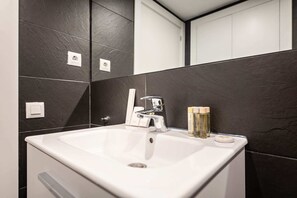 Hårføner og håndklær