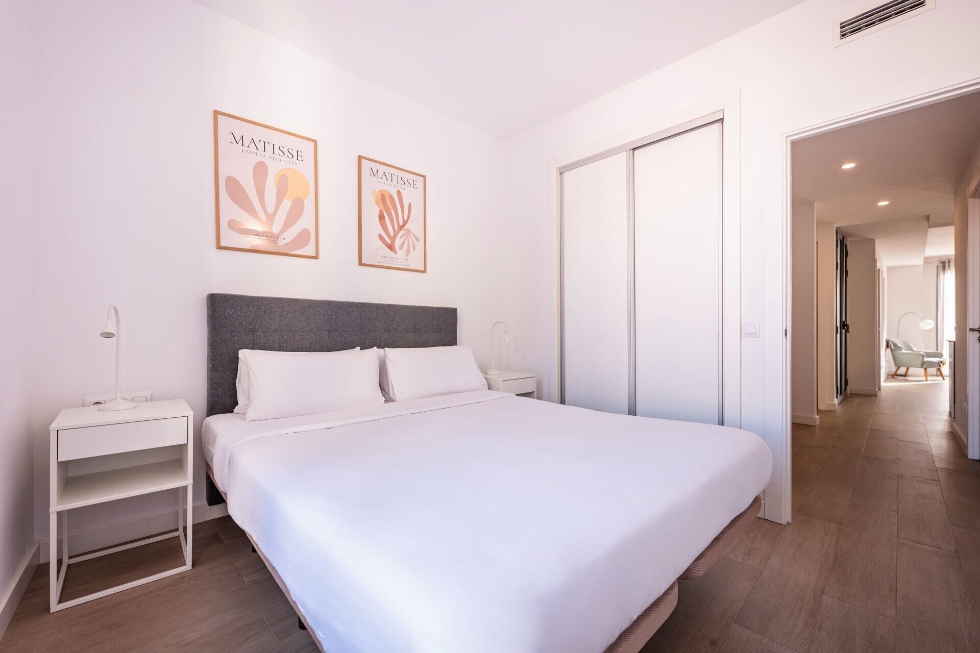 3 soverom, skrivebord, strykejern/-brett og wi-fi (inkludert)