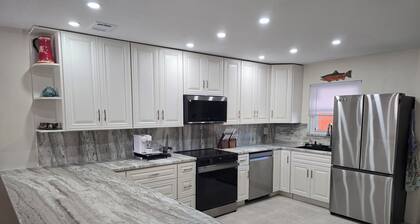 Cozy 2-bedroom condo with WiFi, AC in charming Punta Gorda