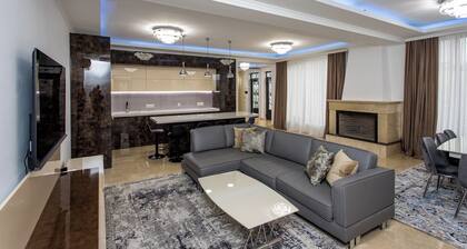 7mins-Tbilisi Mall/19mins-Jvari Monastery.
Fab and cosy home with swimming pool!