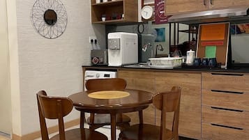 Family Condo, Sea View | Private kitchen