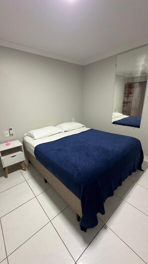 2 habitaciones, tabla de planchar con plancha y wifi gratis 