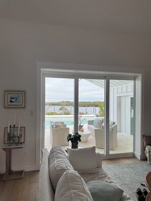 Smart TV, table tennis, computer monitors, printers - Coral Creek Cottage, minutes from Boca Grande.  3BR with dock and access to gulf (Placida)