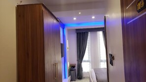 Deluxe Room, Balcony, City View