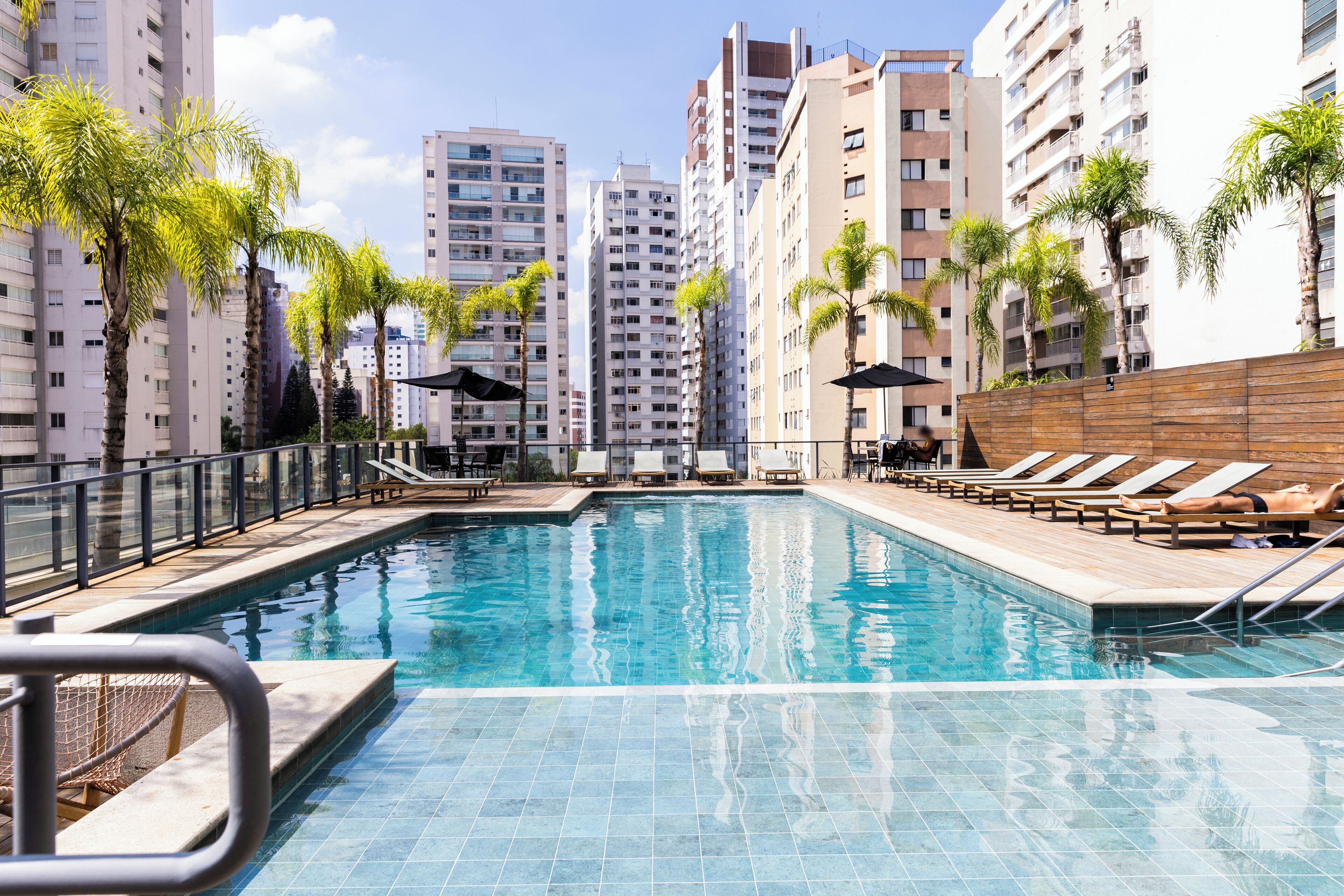 室内游泳池，室外游泳池