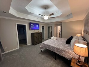 4 bedrooms, iron/ironing board, free WiFi, bed sheets