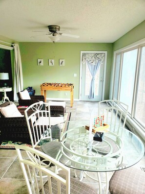 Games room - Charming 2 bedroom condo cottage Hot Springs Village near Historic Hot Springs (Hot Springs)