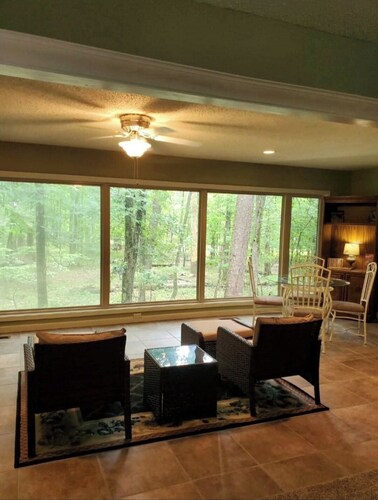 Charming 2 bedroom condo cottage  Hot Springs Village near Historic Hot Springs