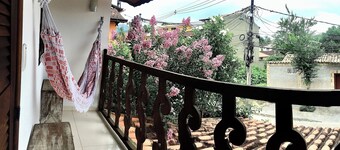 LARGE PRIVATE SUITE WITH BALCONY AND CLOSE TO THE HISTORIC CENTER. PET FRIENDLY