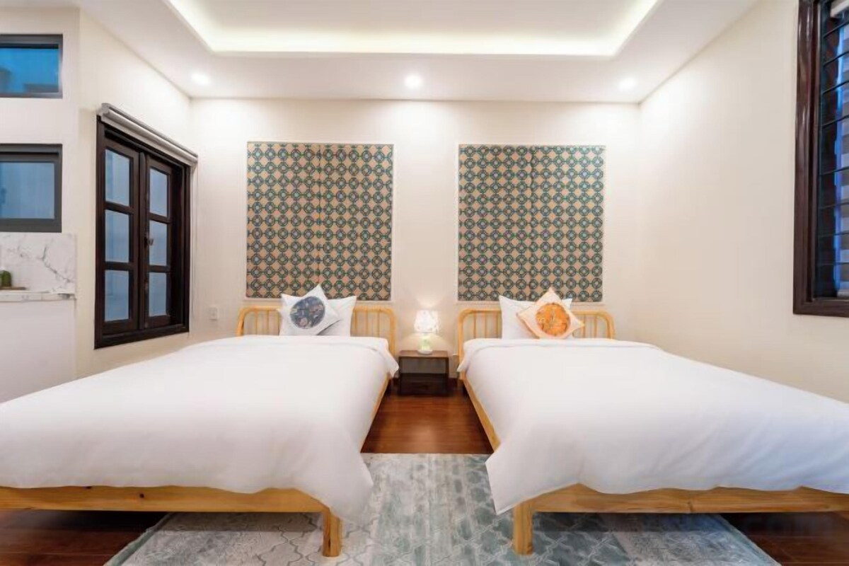 Premium bedding, Select Comfort beds, desk, laptop workspace