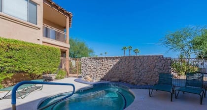 Walk to Fountain Park! Ground-Floor Condo w/ Pool, Spa & Private Patio