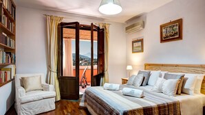 5 habitaciones, cuna de viaje y wifi gratis 
