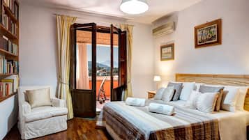 5 camere, culla da viaggio, Wi-Fi gratuito