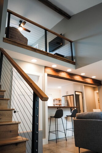 Apartment on Broadway St - L