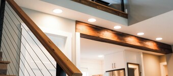 Apartment on Broadway St - L