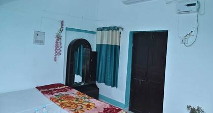 Luv kush homestay. All temples are near visit in only 10 minutes. Free Breakft