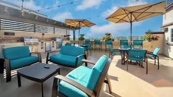 屋外ダイニングエリア