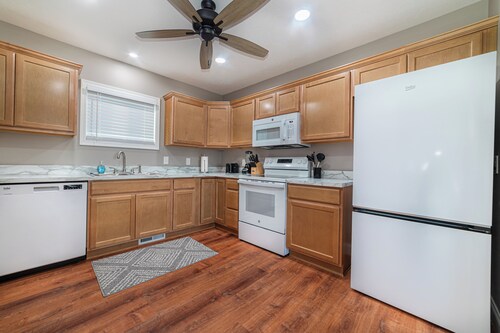 Newly renovated 3-bedroom house in Ashland with WiFi and AC