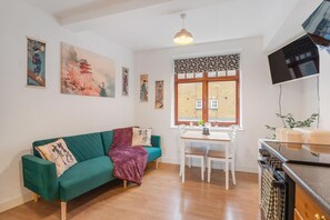 Smart TV - Charming  Shoreditch Flat by Brick Lane and the City Zone 1 Family Friendly (Greater London)