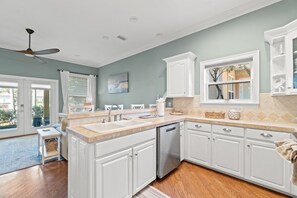 Fridge, microwave, oven, stovetop - Private Beach and Beach Side Pool! West End PCB (Panama City Beach)