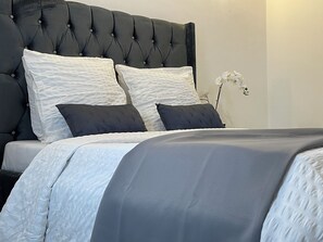 2 Schlafzimmer, Schreibtisch, laptopgeeigneter Arbeitsplatz