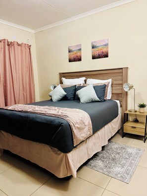 2 bedrooms, iron/ironing board, WiFi, bed sheets