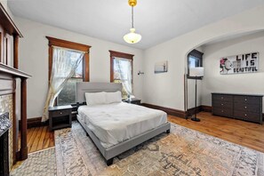 Nhà, nhiều giường, bếp, quang cảnh vườn (Bella Notte Columbus) | 3 phòng ngủ, trang trí khác biệt 