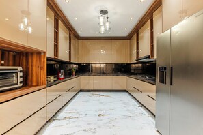 Microonde, forno, macchina per tè/caffè, bollitore elettrico
