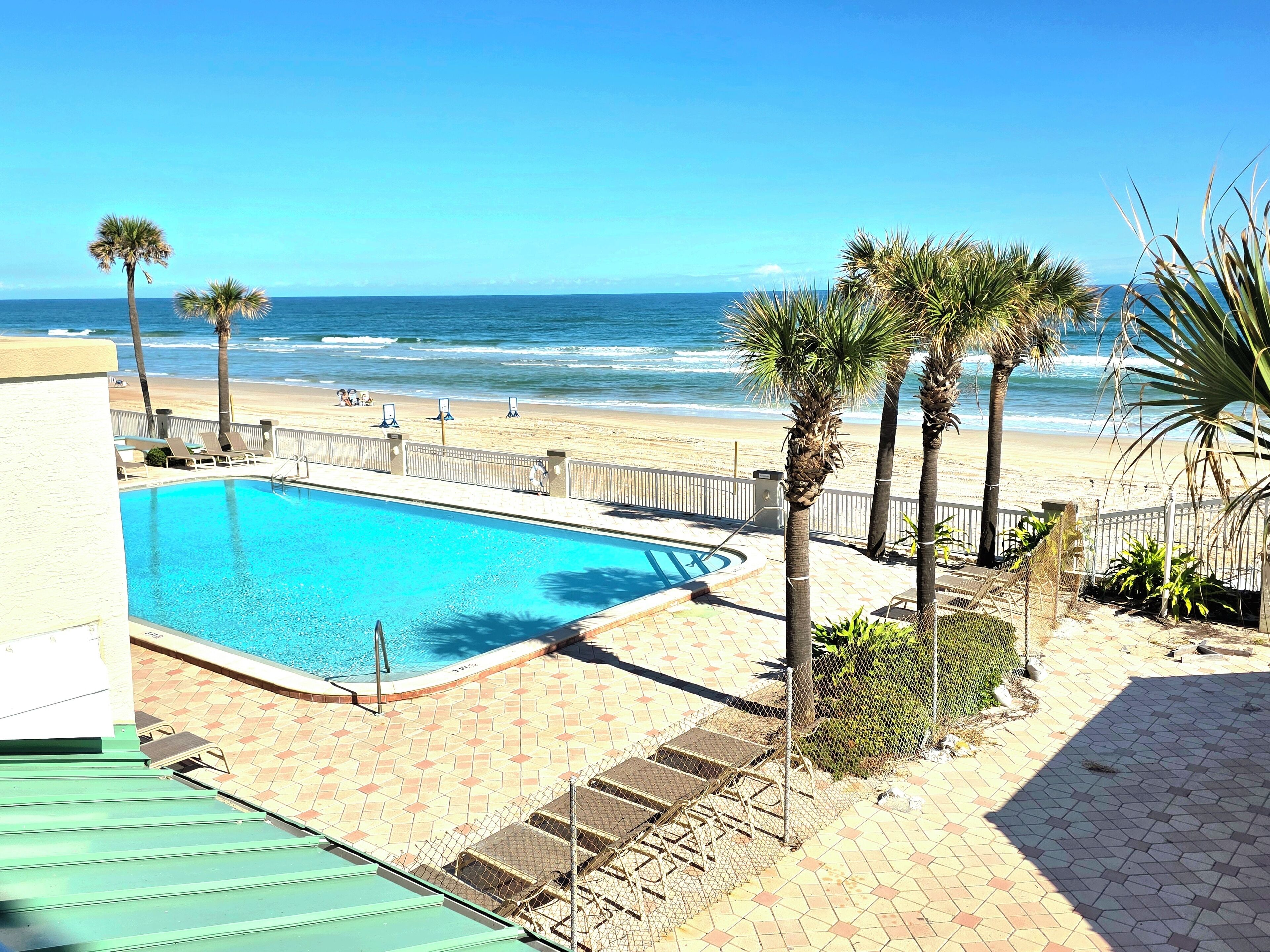 Innenpool, Außenpool