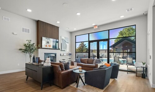 Stylish 2BR Monthly Rental – Minutes to Corporate Campus & Hospitals