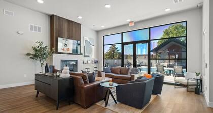 Stylish 2BR Monthly Rental – Minutes to Corporate Campus & Hospitals