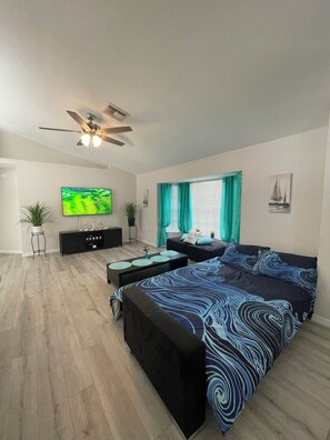 3 slaapkamers, een strijkplank/strijkijzer, reisbedje, gratis wifi