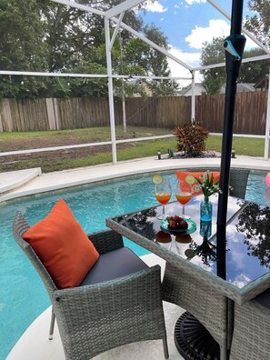 تناول الطعام بالخارج