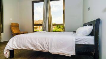 7 bedrooms, iron/ironing board, WiFi, bed sheets