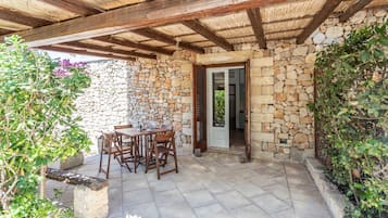 1 bedroom, in-room safe, soundproofing, free WiFi