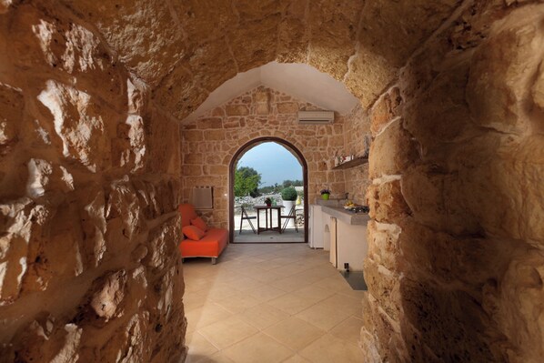 Comfort Suite, Garden View | Living area | TV - Borgo del Sole Salento (Morciano di Leuca)