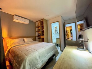 Comfort Room | In-room safe, desk, laptop workspace, blackout drapes - Hotel Boutique - Light (Medellín)