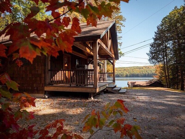 Property grounds - Come stay at our four season resort! (Weare)