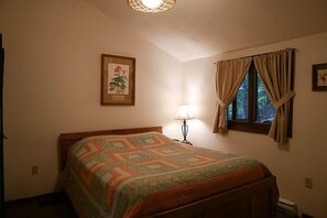 3 dormitorios, tabla de planchar con plancha, Internet y ropa de cama